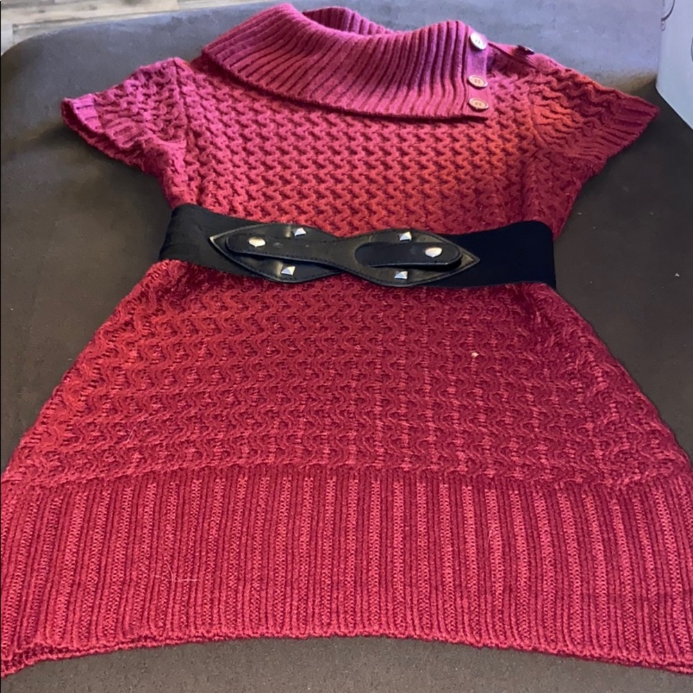 Red knitted dress with belt